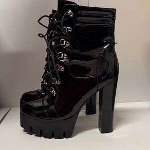 Azalea Wang RODDIE-BLACK FAUX PATENT LEATHER PLATFORM BOOTIE Size 10